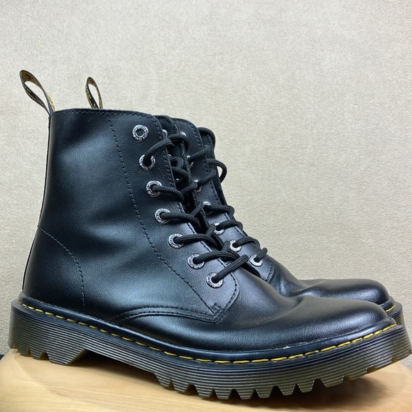 Dr. Martens Shoes - Dr. Martens Luana Comfortable Leather Lace Up Work‎ Boot Women’s size US 9 L